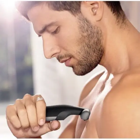 Philips Norelco Bodygroom Series 5000 Men's Rechargeable Trimmer with Back Attachment - BG5025/40 image {6}