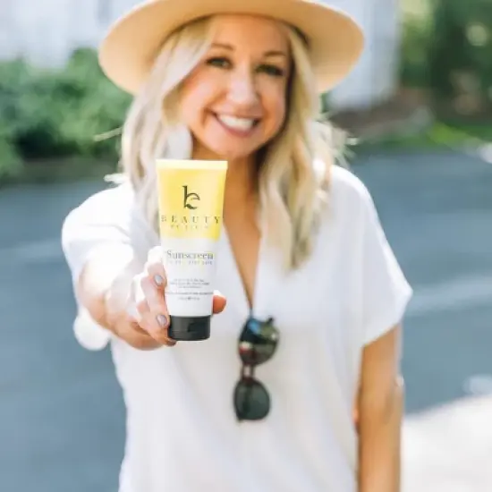 Beauty by Earth Broad Spectrum Mineral Body Sunscreen - SPF 25 image {1}