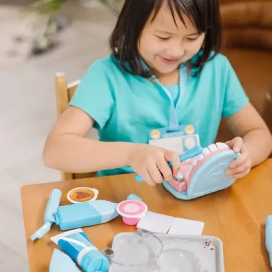 Melissa & Doug Dentist Play Set image {7}