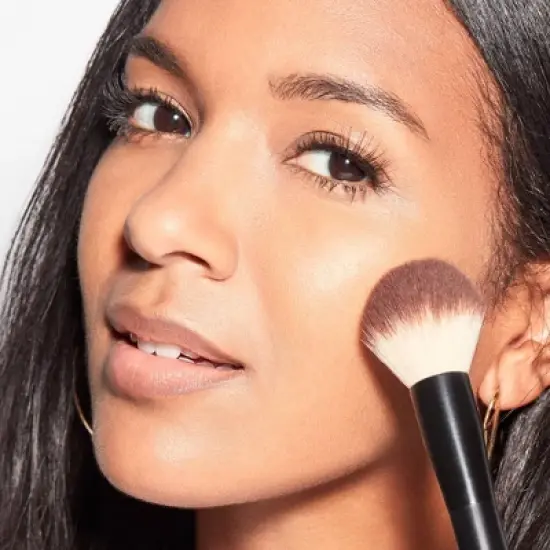 Honest Beauty Invisible Blurring Loose Powder - 0.56oz image {5}