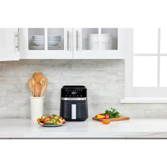BLACK+DECKER Purify 2QT Air Fryer, Timer with Auto Shut-off and Shake Reminder, Digital LED Touchscreen and 9 Presets, 1000W, Dishwasher Safe Parts image {11}
