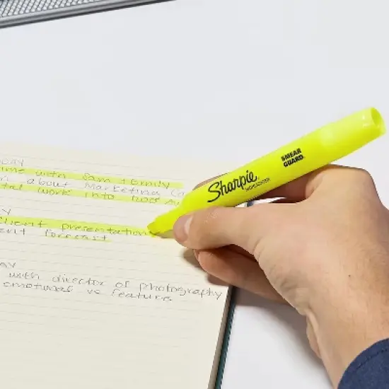 Sharpie Accent Tank Style Highlighter Chisel Tip Fluorescent Yellow 36/Box 1920938 image {2}