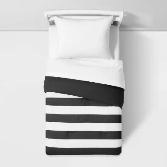 Toddler Rugby Striped Cotton Kids' Comforter - Pillowfort&trade; image {1}