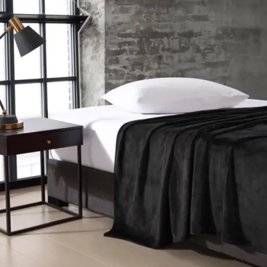 Kenneth Cole Reaction Plush Fleece Blanket (Solid-Black)-Twin image {5}