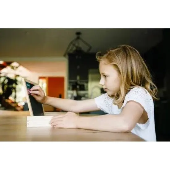 Chuckle & Roar Travel Easel image {4}