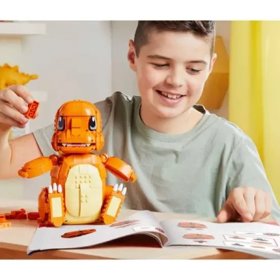 MEGA Pok&eacute;mon Jumbo Charmander Building Set - 730pcs image {1}