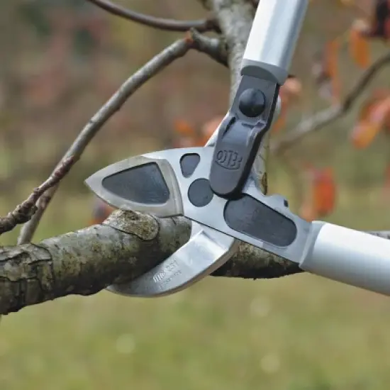 FELCO 231, 32in. Cam Assisted Curved Anvil Lopper for Cut Force Reduction, Light Weight image {3}