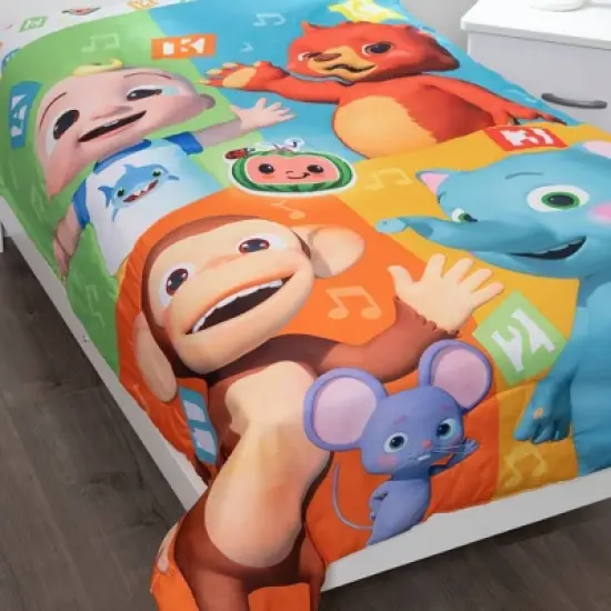 Toddler CoComelon Reversible Bedding Set image {9}