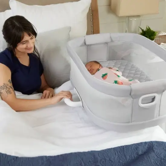 Graco Dream More Deluxe Bedside Bassinet with Calming Motion image {2}