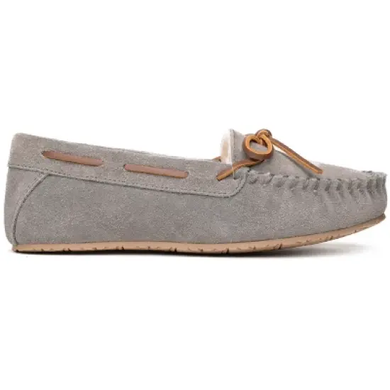 Minnetonka Women's  Comfy Moc Moccasin Slippers image {2}