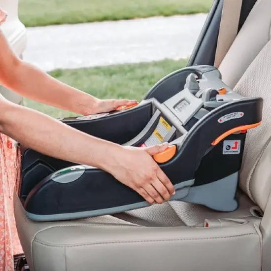 Chicco KeyFit 30 ClearTex Infant Car Seat image {4}