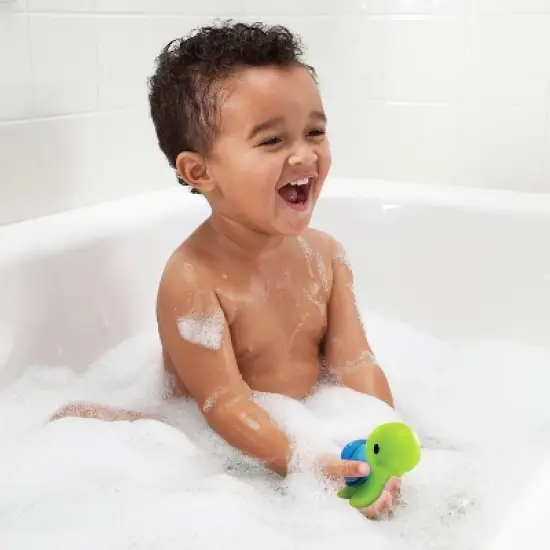 Munchkin Bath Rattle Squirts - Fun Sensory Bath Toys for Babies & Toddlers - 2pk image {2}