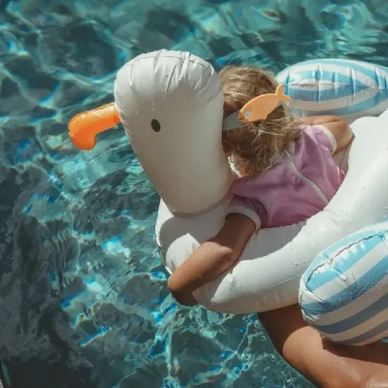 Sunnylife: Sid The Seagull Tube Pool Ring - Inflatable Bird Shaped Float image {5}