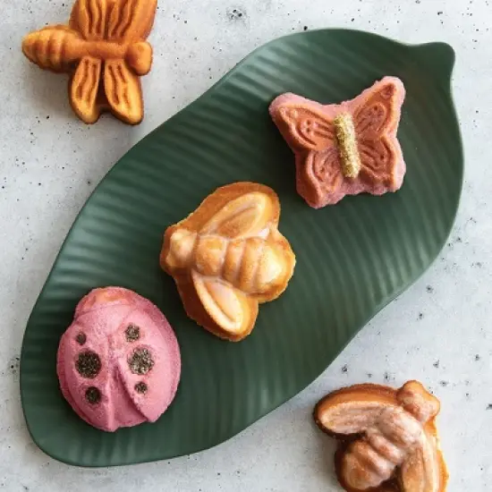 Nordic Ware Backyard Bugs Pan image {2}