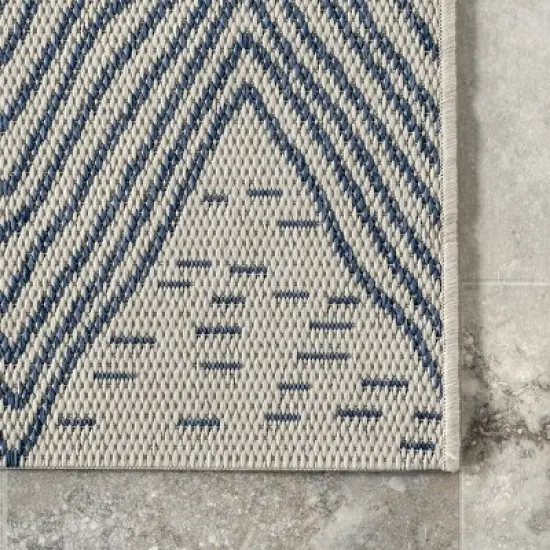 nuLOOM Carina Chevron Waves Indoor/Outdoor Area Rug image {4}