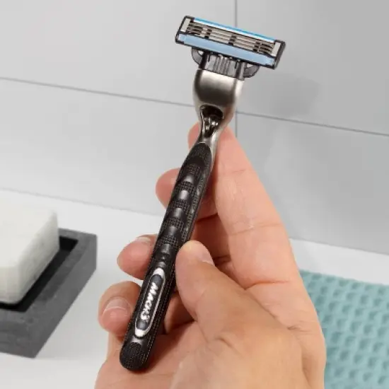 Gillette Mach3 Men's Razor Blade Refills image {4}