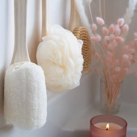 EcoTools EcoPouf Bath Brush image {4}