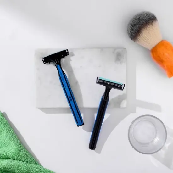 BIC Men's Sensitive 2 - Two Blade Disposable Razors -18ct image {8}