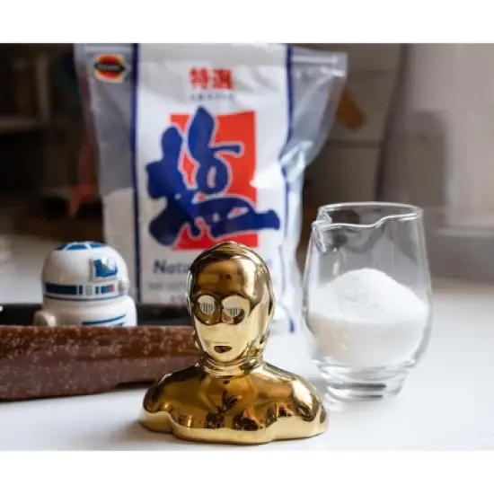 Seven20 Star Wars C-3PO and R2-D2 Ceramic Shaker Set with Sandcrawler Display Tray image {3}