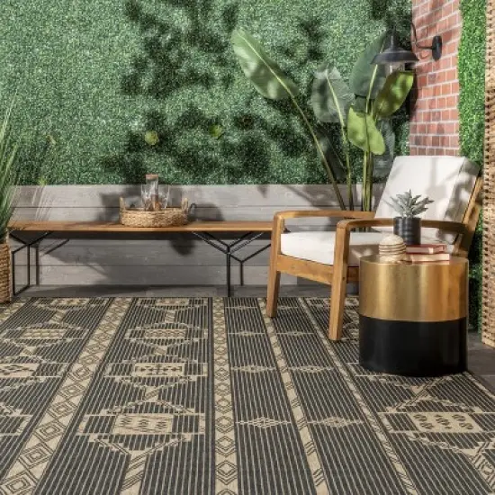 nuLOOM Claudia Striped Indoor/Outdoor Patio Area Rug image {7}