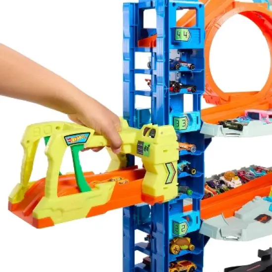 Hot Wheels City Ultimate Garage Playset image {3}