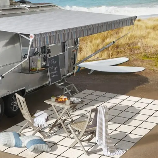 Grid Modern Squares Indoor/Outdoor Area Rug - JONATHAN Y image {8}