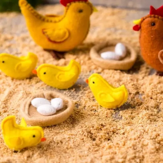 Magic Cabin - Felt Chickens Play Set for Kids Imaginative Play image {4}