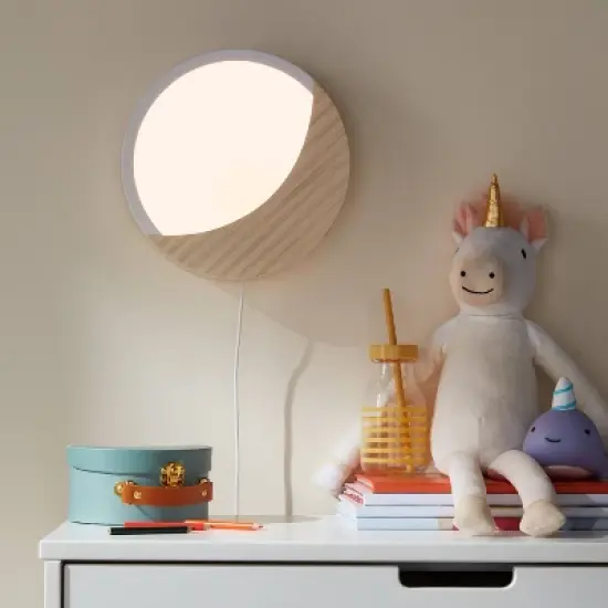 Lit Wall Kids' Decor Natural/White - Pillowfort&trade; image {2}