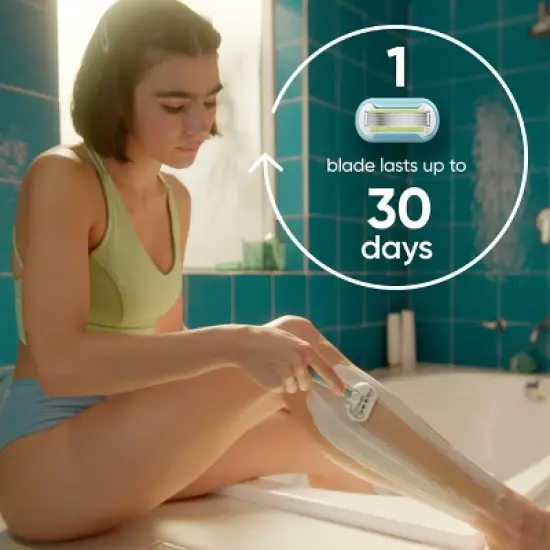 Venus Extra Smooth Women's Razor Blade Refills image {4}