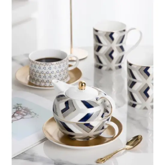 The Elegance in Porcelain Tea Service Collection - 600 cc tea pot image {4}